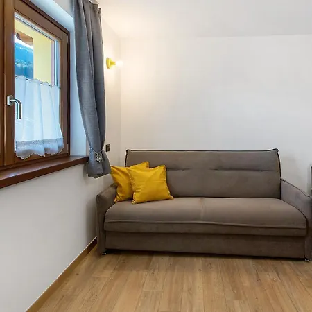 Via Dell'asilo Chalet